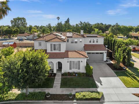 Photo of 1596 Cherry Blossom Ct Ct, Brentwood, CA 94513 (MLS # 41137342)