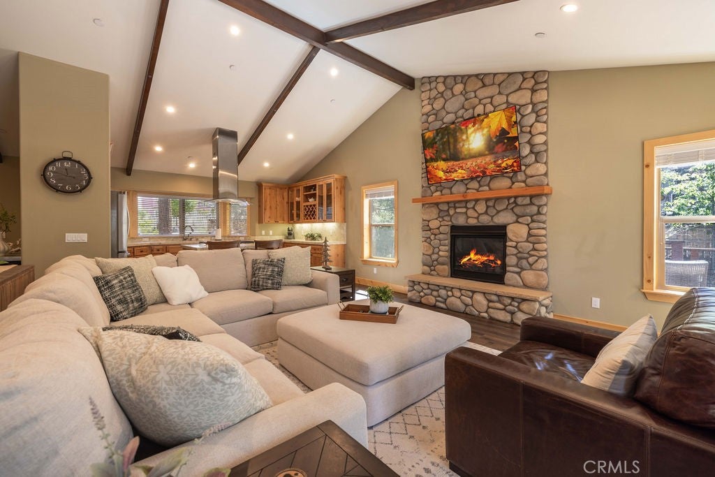 451 Pineview