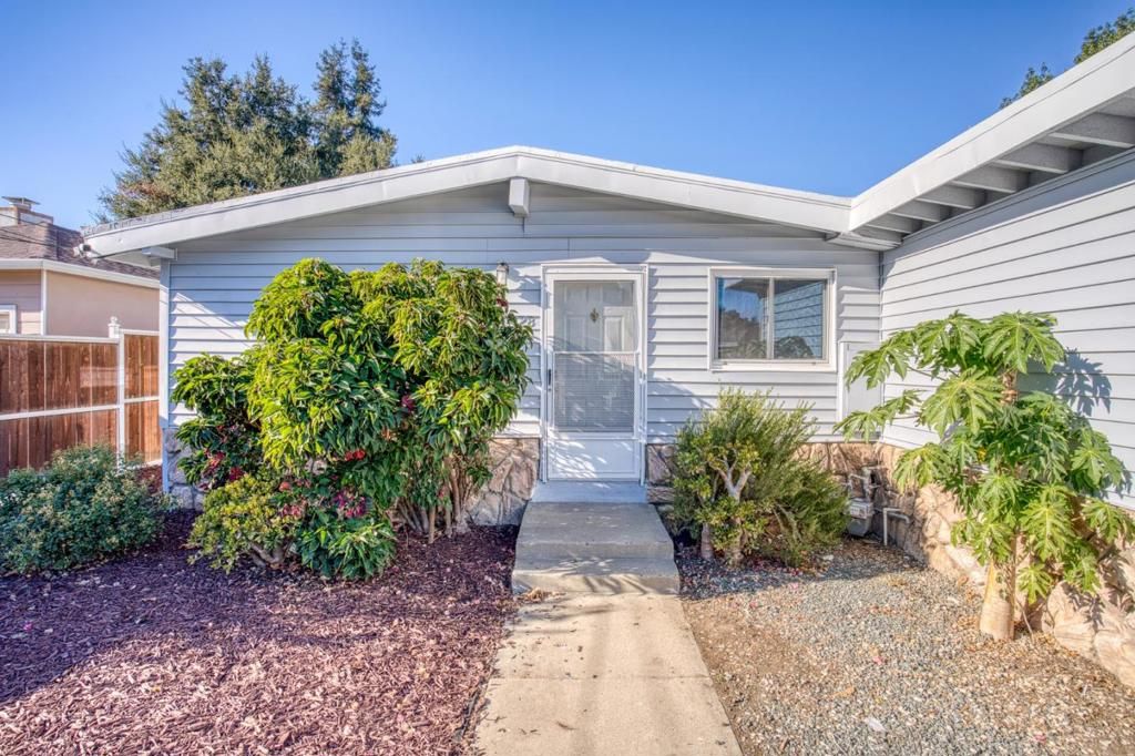 Photo of 128 Grace Avenue, East Palo Alto, CA 94303 (MLS # ML82024416)