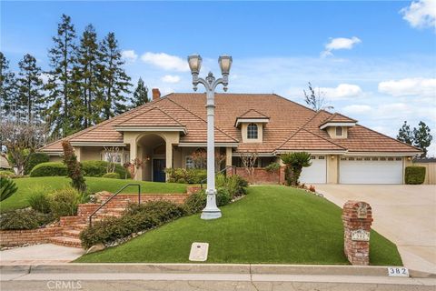 Photo of 382 E Walnut Hill Avenue, Fresno, CA 93720 (MLS # FR26031390)