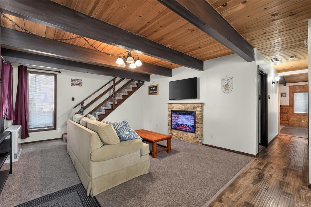 332 E Fairway Blvd