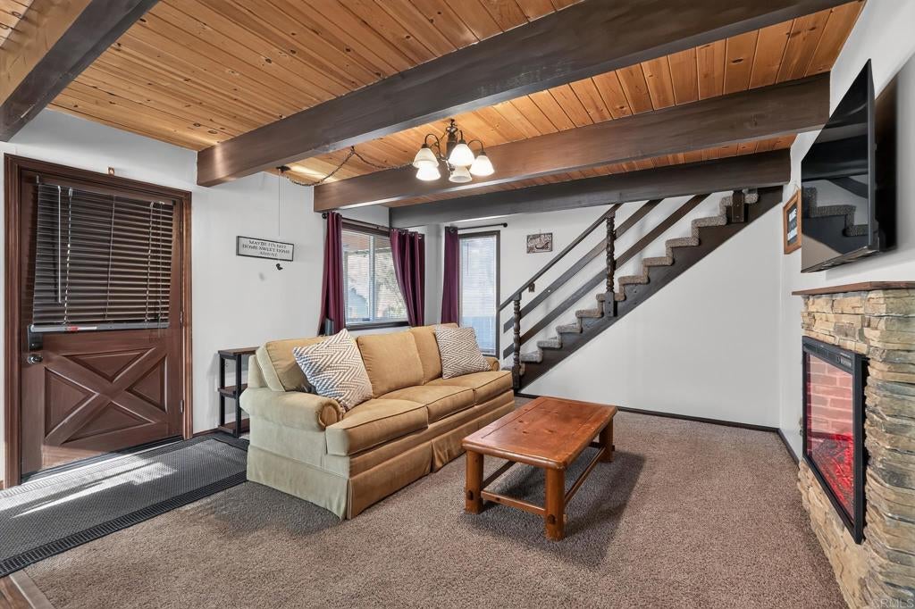 332 E Fairway Blvd