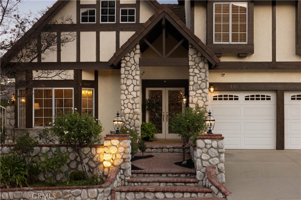 1112 Summitridge