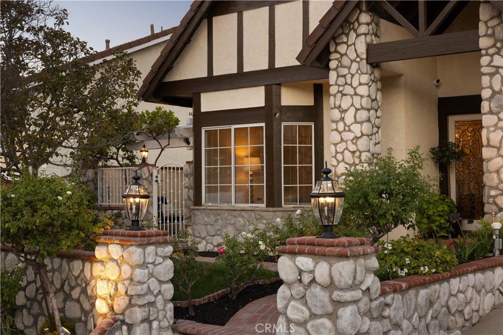 1112 Summitridge