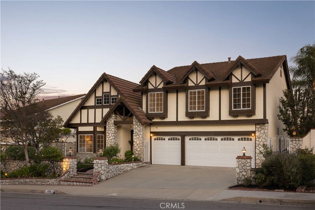 1112 Summitridge