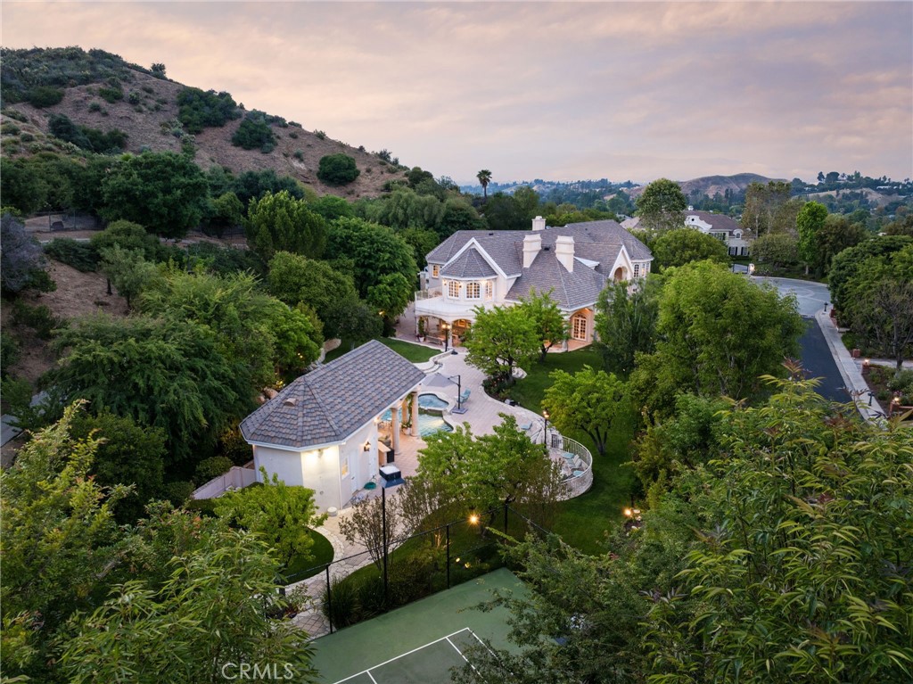 4537 Ellenboro Way