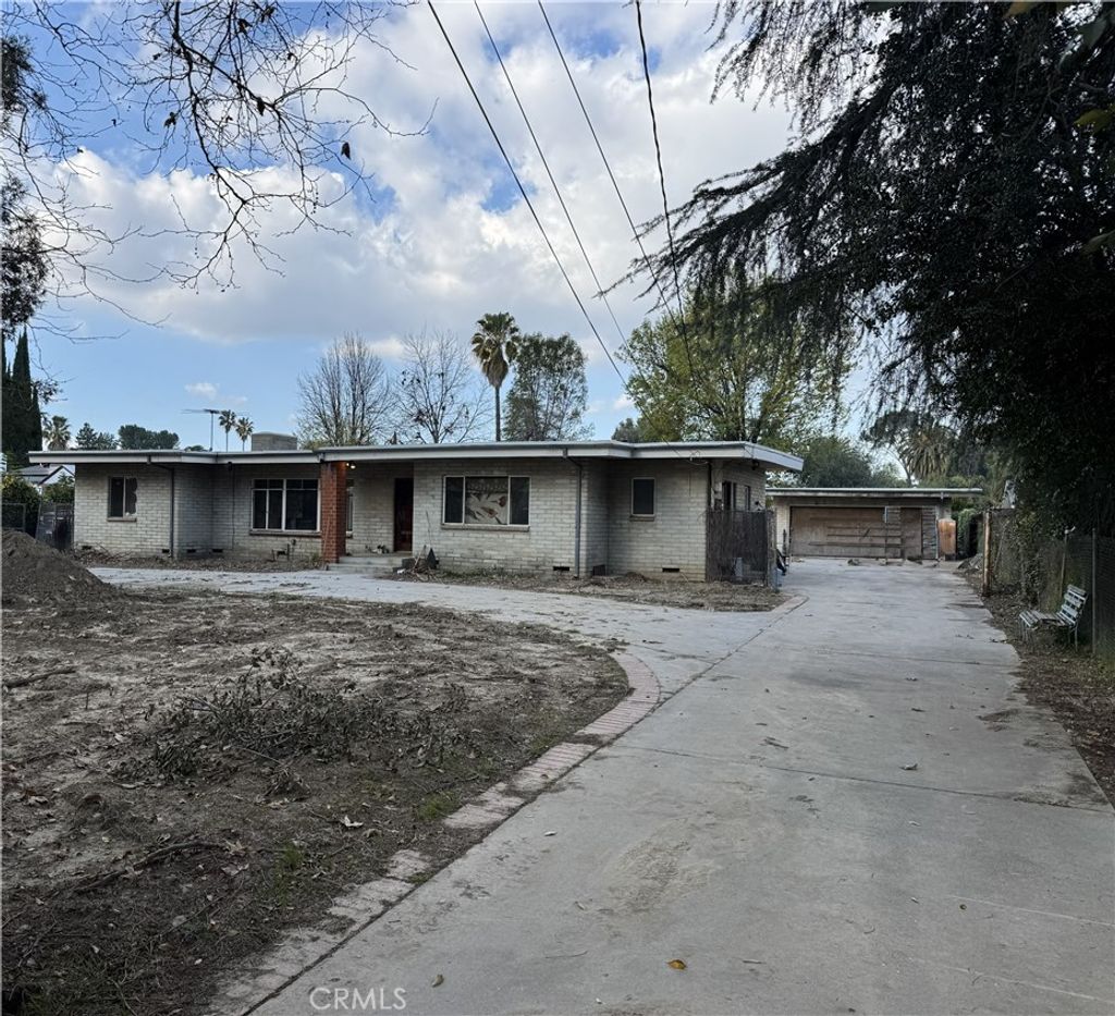 Photo of 17545 Community Street, Northridge, CA 91325 (MLS # SR26017850)