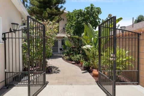 Photo of 22521 Victory Boulevard #B, West Hills, CA 91307 (MLS # SR26156108)