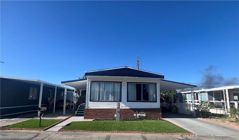 Photo of 42751 E Florida Ave Ave #165, Hemet, CA 92544 (MLS # SW26075370)