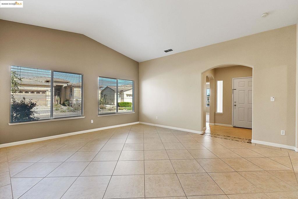 617 Twin Lakes Lane