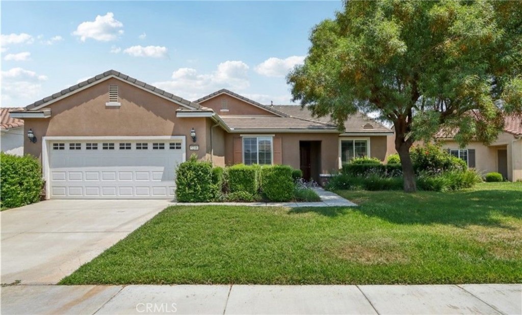 Welcome to Solera, a sought-after 55+ private community in Hemet where only one resident must be 55 or older and any other occupant may be 45 or older. This spacious single-story home offers three bedrooms, two bathrooms, a large laundry room, and a two-car garage. The property features a nicely fenced yard with landscaping included in the lease for added convenience.
Solera provides an exceptional lifestyle with amenities designed for comfort and recreation, including two outdoor pools, an indoor pool, a relaxing hot tub, a fitness center so there’s no need for a gym membership, as well as pickleball, tennis, and bocce ball courts. Residents also enjoy access to pool tables, a library, and banquet rooms, creating a vibrant community setting with everything you need just steps from your door. Lease is offered at $2,850 per month, which includes landscaping. Contact the owner directly for more information.