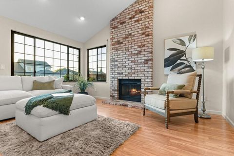 Tiny photo for 4426 Desin Drive, San Jose, CA 95118 (MLS # ML82037579)