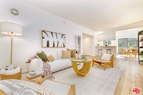 Photo of 11138 Aqua Vista Street #73, Studio City, CA 91602 (MLS # 26636033)