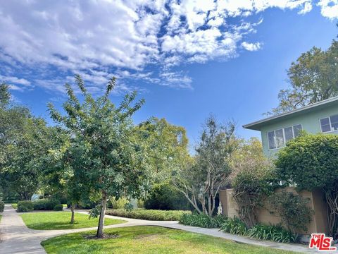 Photo of 5441 Village Green Grn, Los Angeles, CA 90016 (MLS # 26663525)