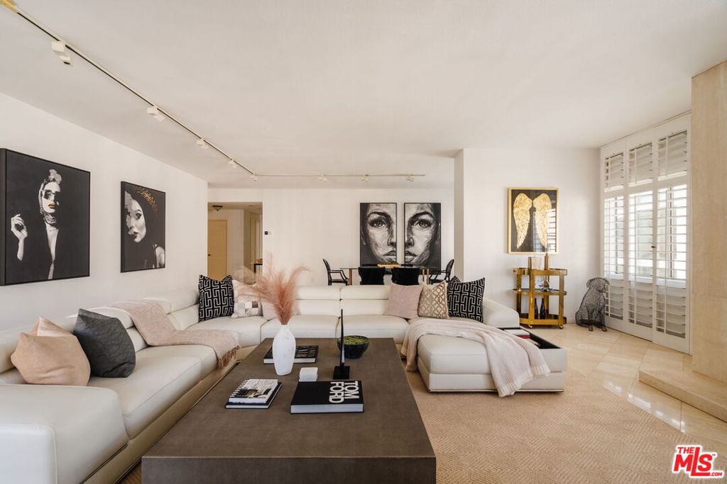 121 S Palm Drive 401