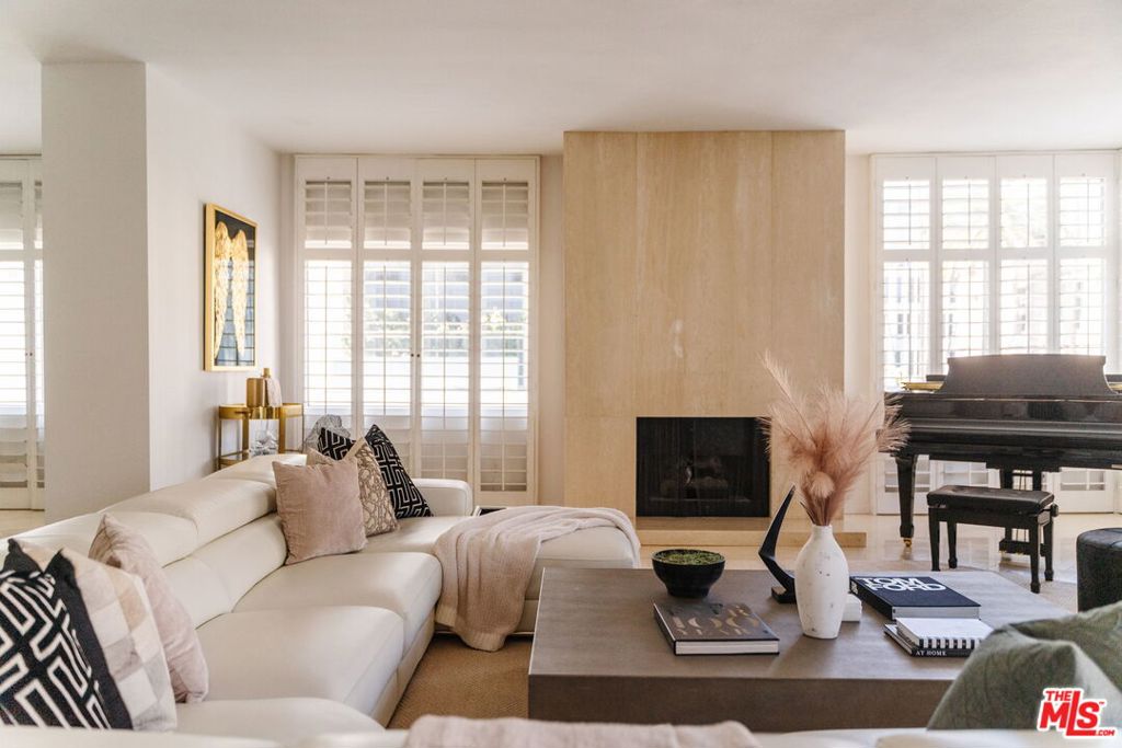 121 S Palm Drive 401