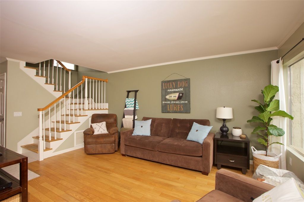 listing image 130729679326129560997