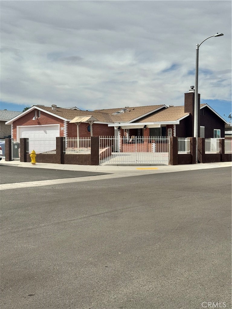 900 CHATEAU Way