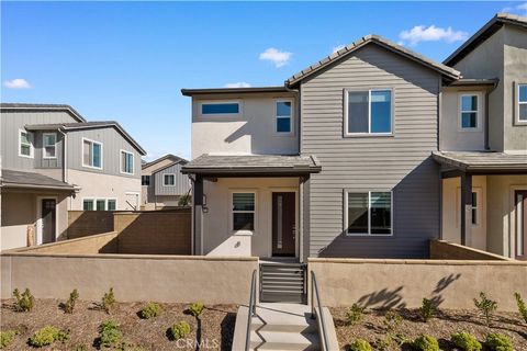 Photo of 289 Shoveler, Irvine, CA 92618 (MLS # WS25266646)