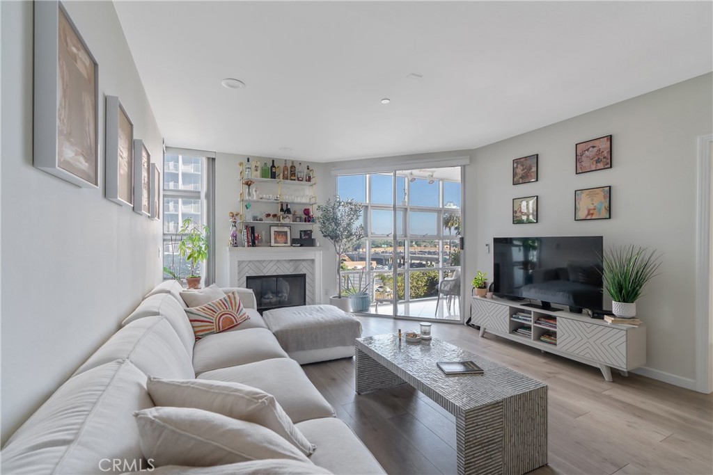 Properties 2 171 N Church Lane 306