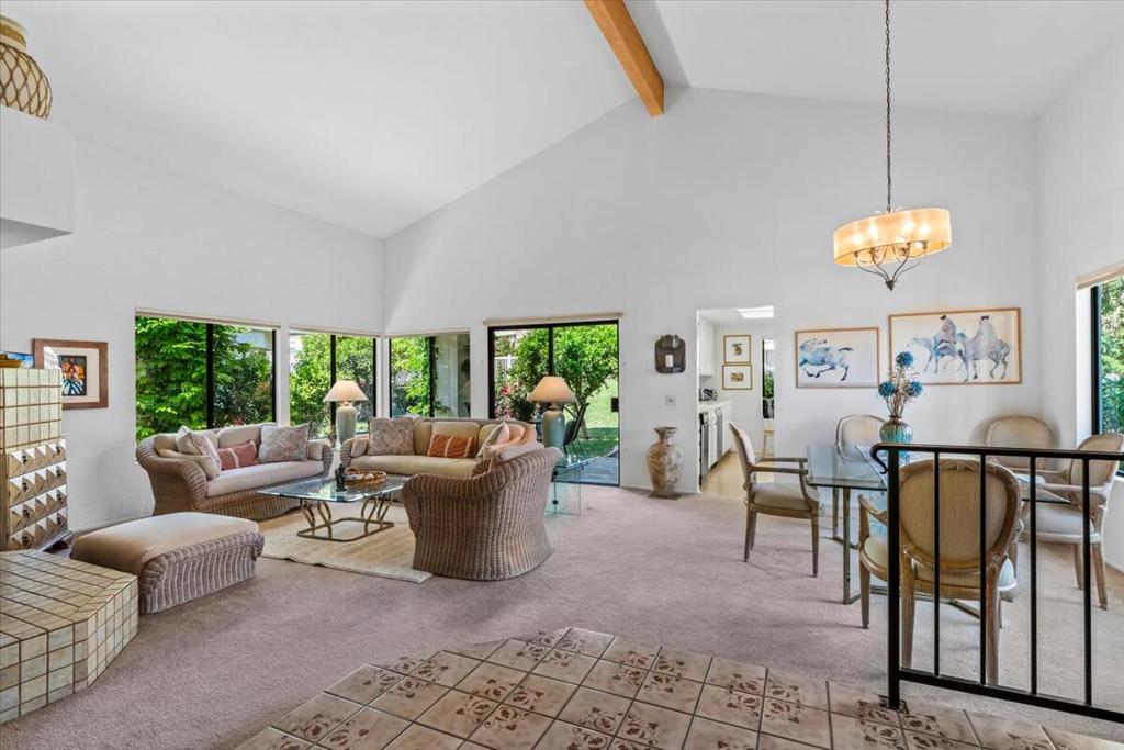 77489 Avenida Madrugada