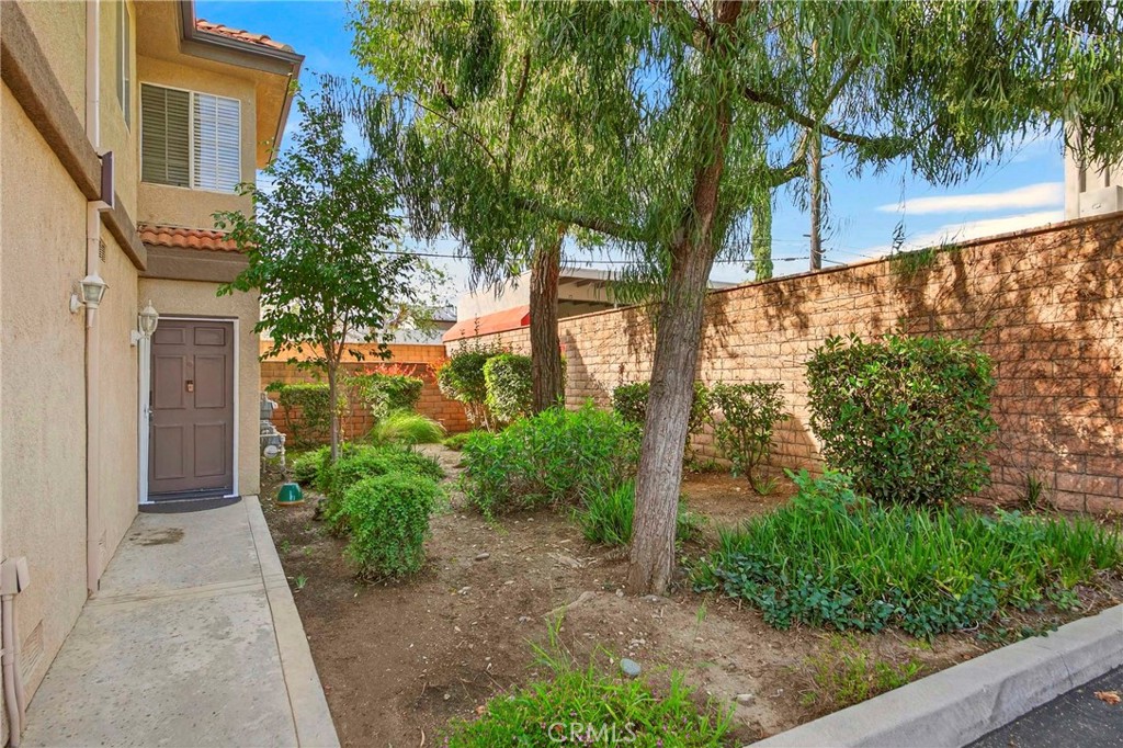 1215 N San Gabriel 309