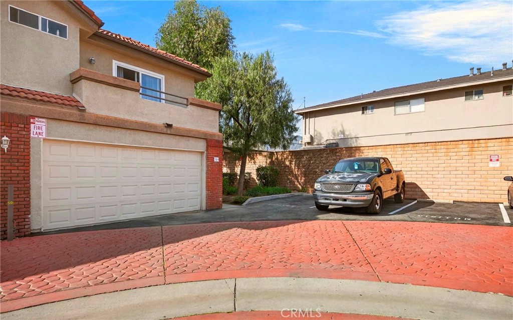 1215 N San Gabriel 309