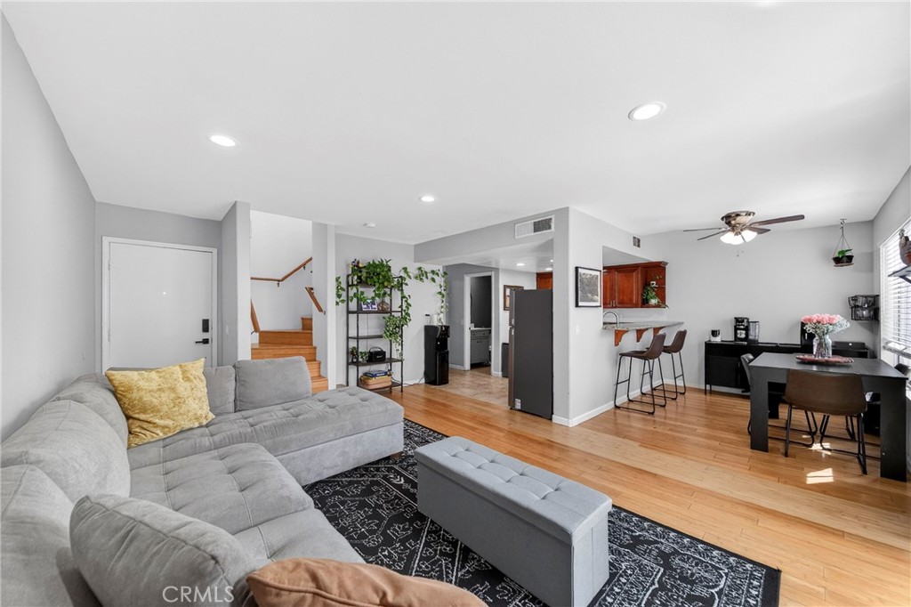 1215 N San Gabriel 309