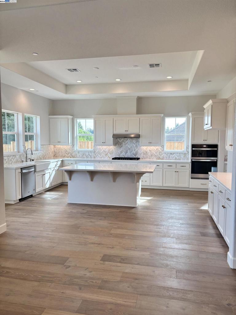 NEROLY ESTATES - Residential