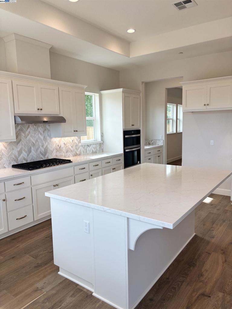 NEROLY ESTATES - Residential