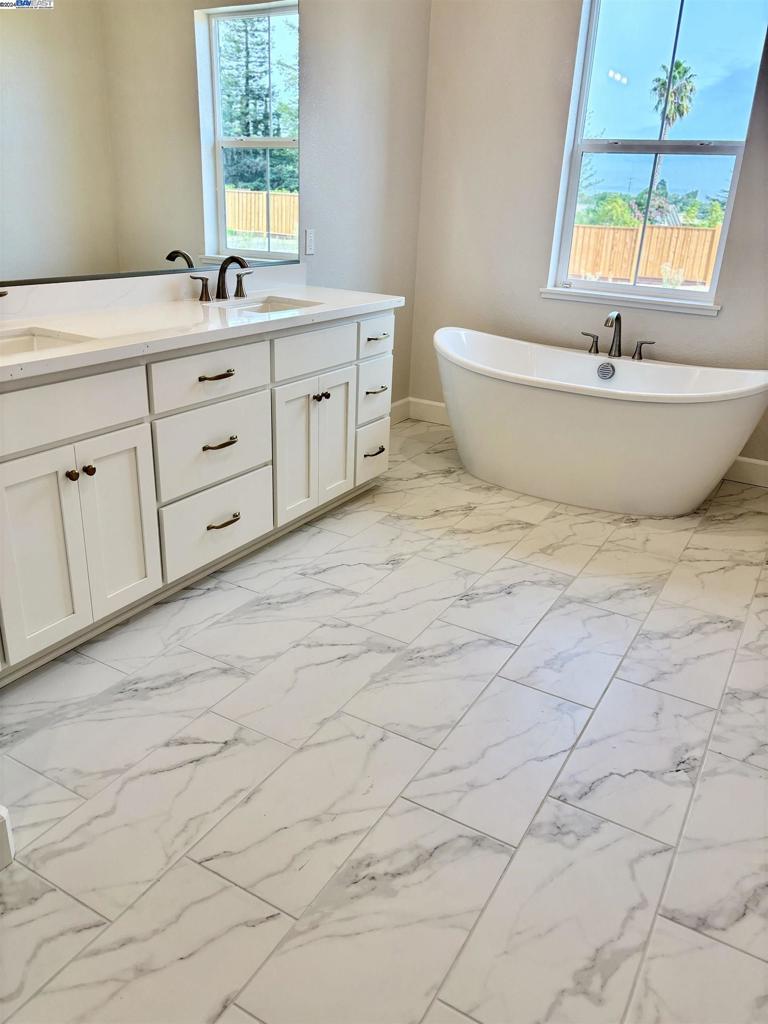 NEROLY ESTATES - Residential