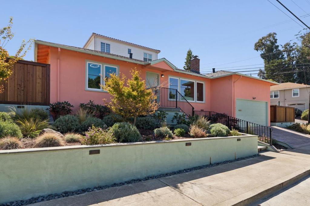 293 W 39th Avenue