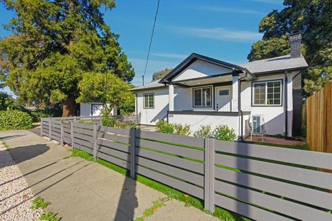 Photo of 409 S Idaho Street, San Mateo, CA 94402 (MLS # ML82028986)