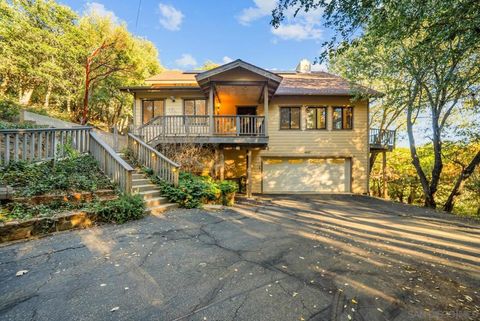 Photo of 4641 Luneta View Vw, Julian, CA 92036 (MLS # 250045795SD)