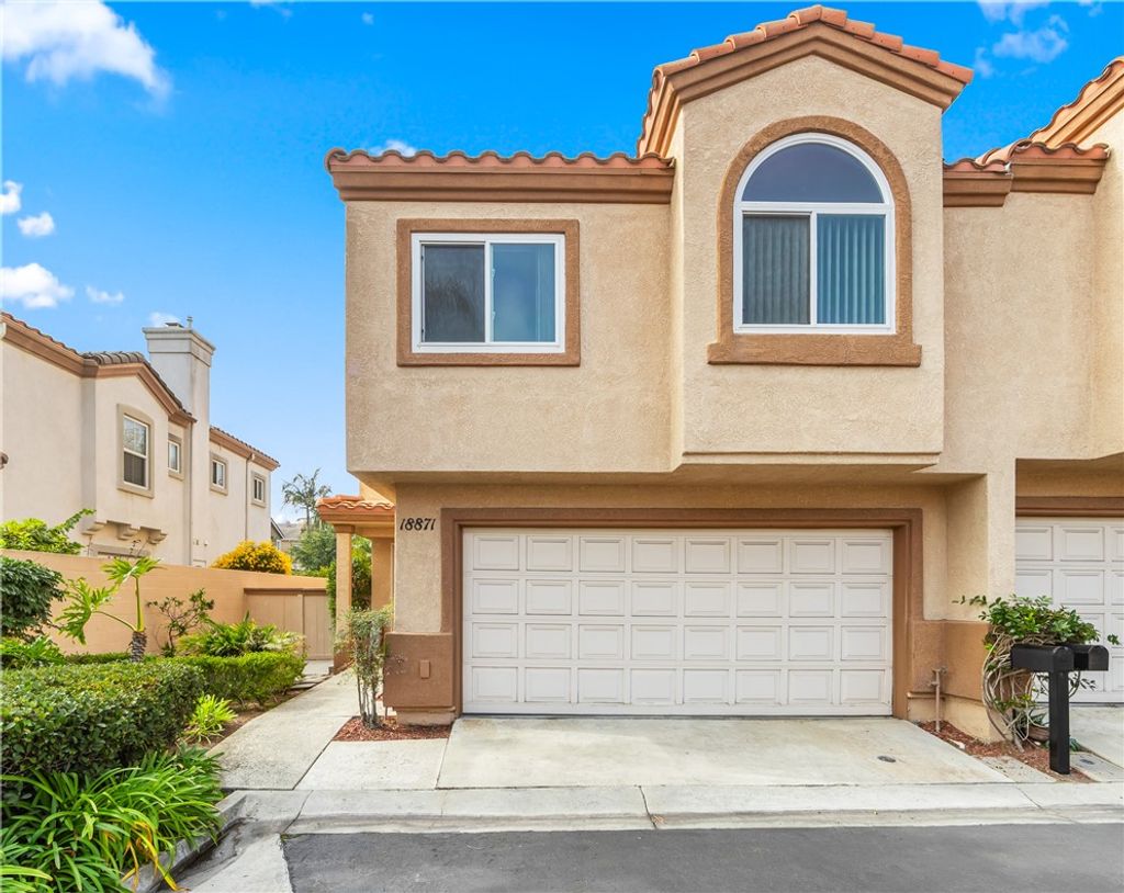 Photo of 18871 Kithira Circle, Huntington Beach, CA 92648 (MLS # OC25248671)