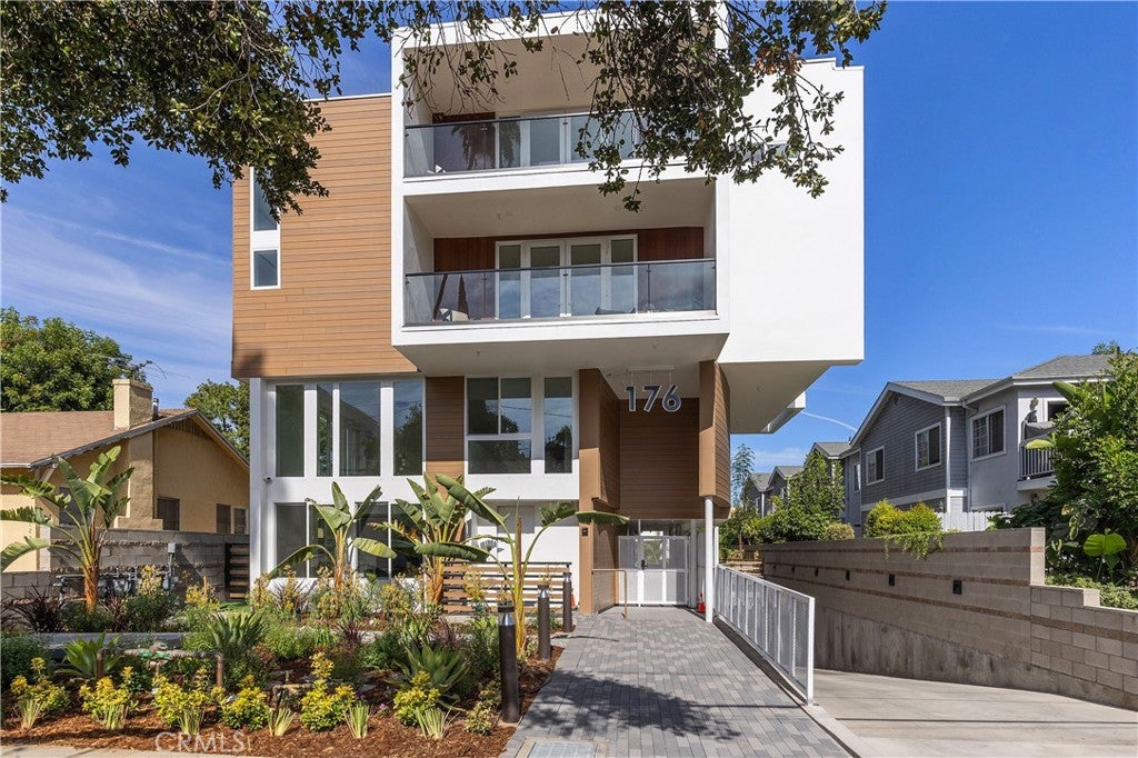 176 N Catalina Avenue 401