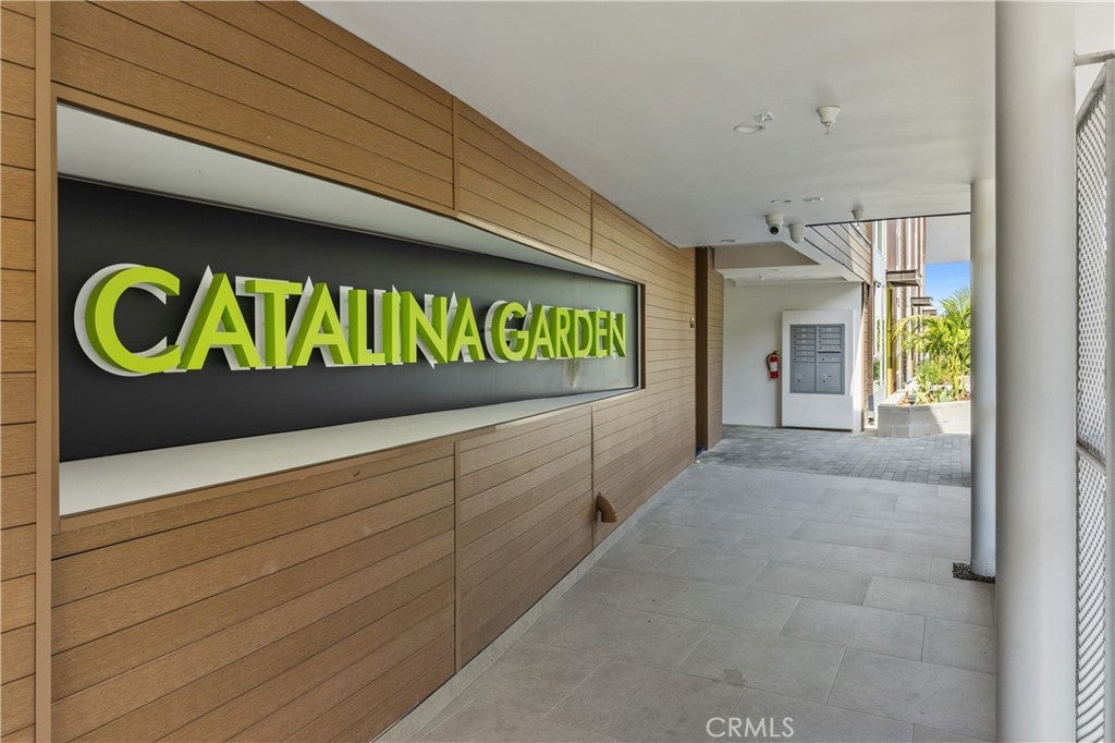 176 N Catalina Avenue 401