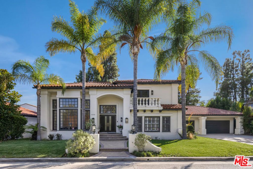 Photo of 15916 Daniel Lane, Encino, CA 91436 (MLS # 25610551)