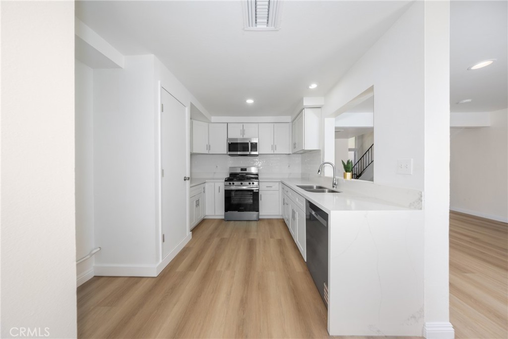 7951 7951 Primrose Lane