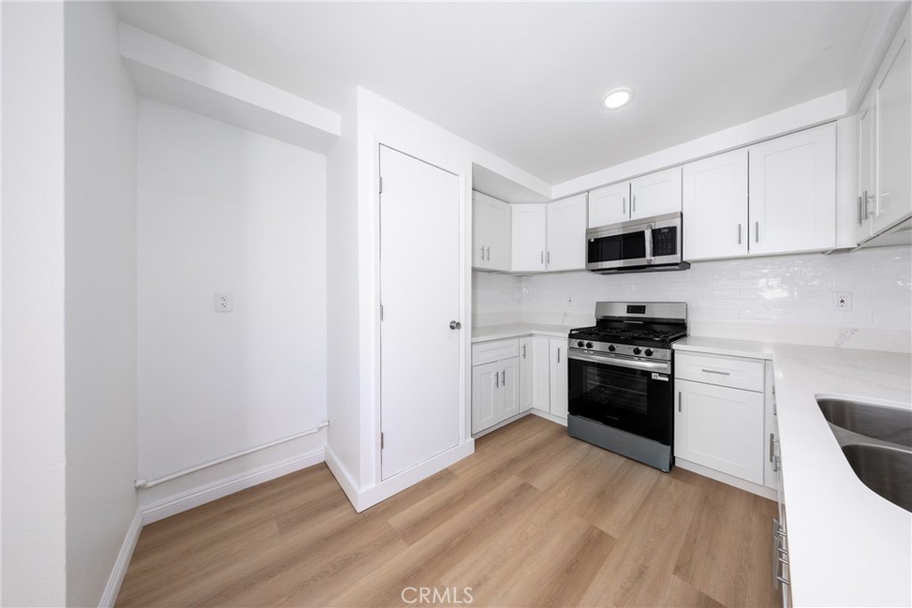 7951 7951 Primrose Lane