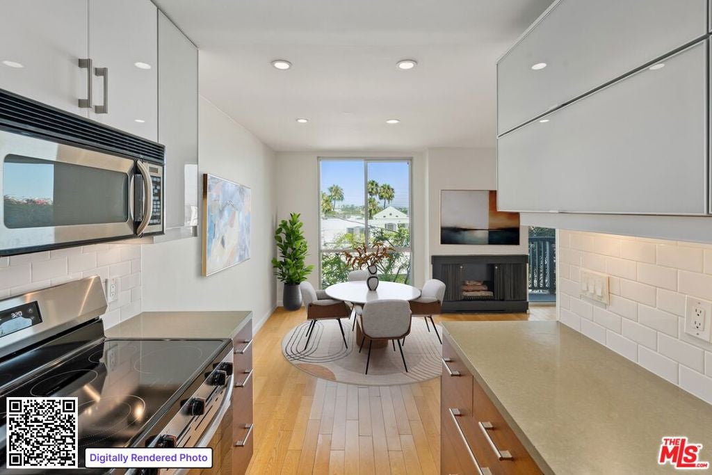 1134 Alta Loma Road 216