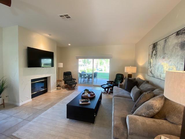 Desert Falls C.C. - Residential Lease