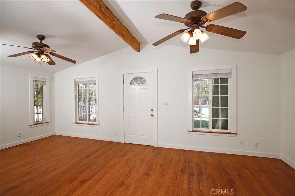 9819 Haines Canyon
