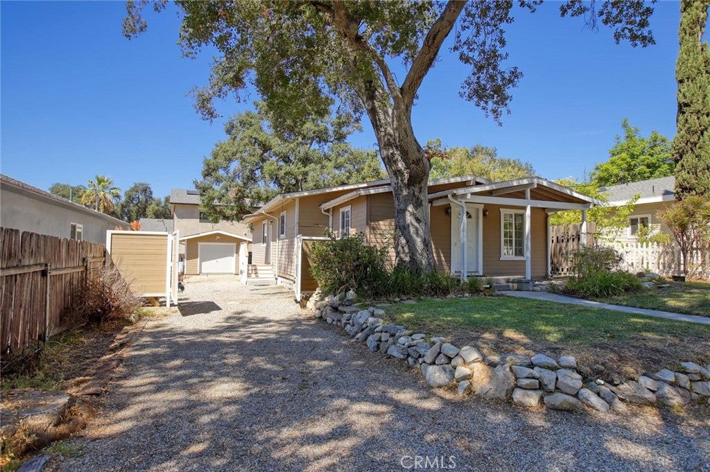 9819 Haines Canyon