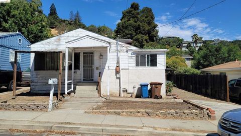 Photo of 127 Arreba St St, Martinez, CA 94553 (MLS # 41126726)