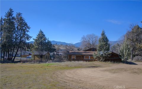 Photo of 905 Campbell Ave, Yreka, CA 96097 (MLS # SN26039015)