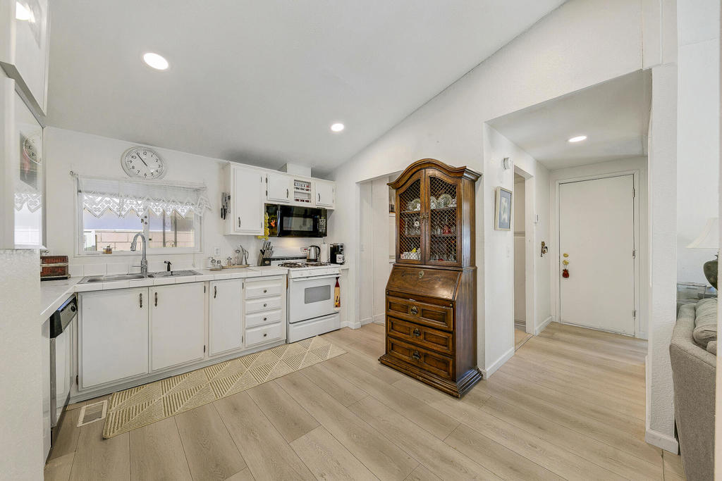 Desert Grove - Residential Lease