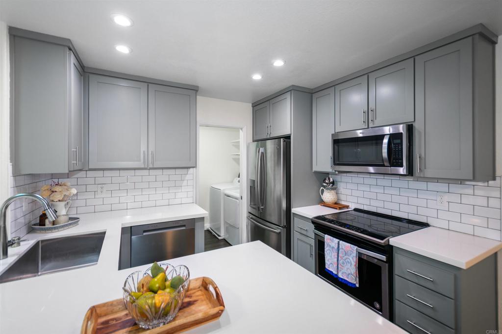 3969 Mahaila Avenue 101