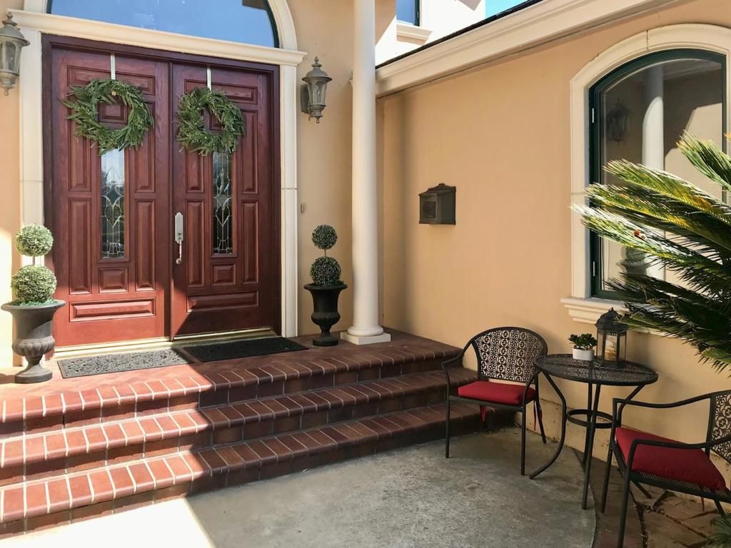 Photo of 1423 Nilda Avenue, Mountain View, CA 94040 (MLS # ML82025424)