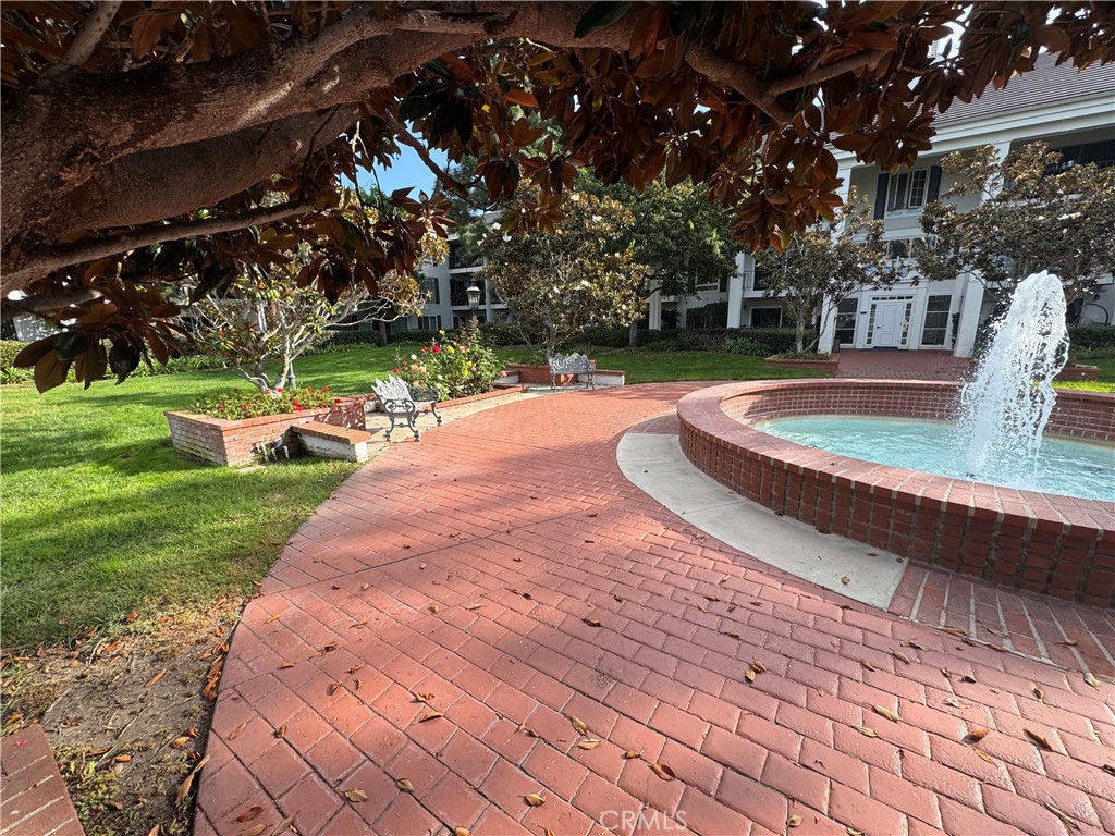 Versailles (VERS) - Residential